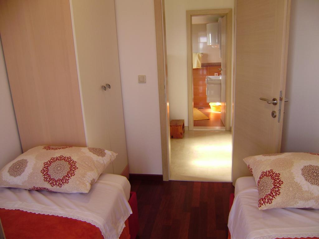 Apartment Lenka *