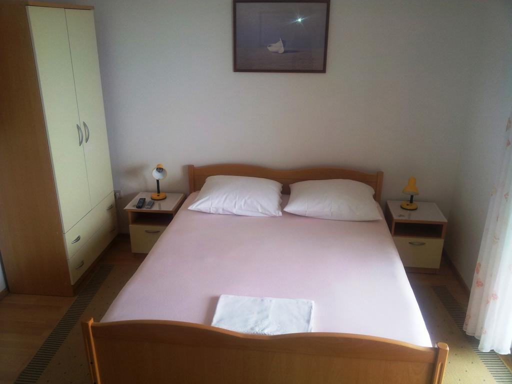 Lenka Apartment *